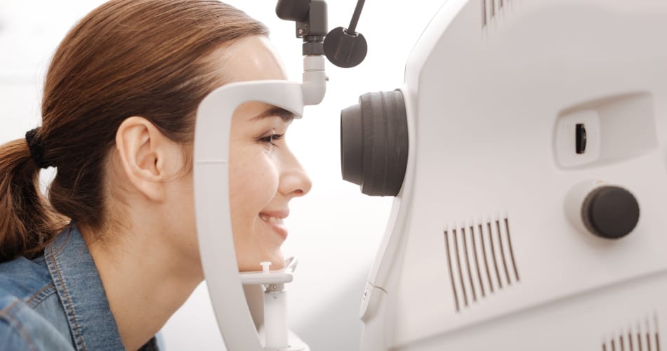 visual field testing and diagnostic eye testing